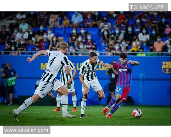 巴萨在甘伯杯中展现实力新赛季前的精彩对决与期待